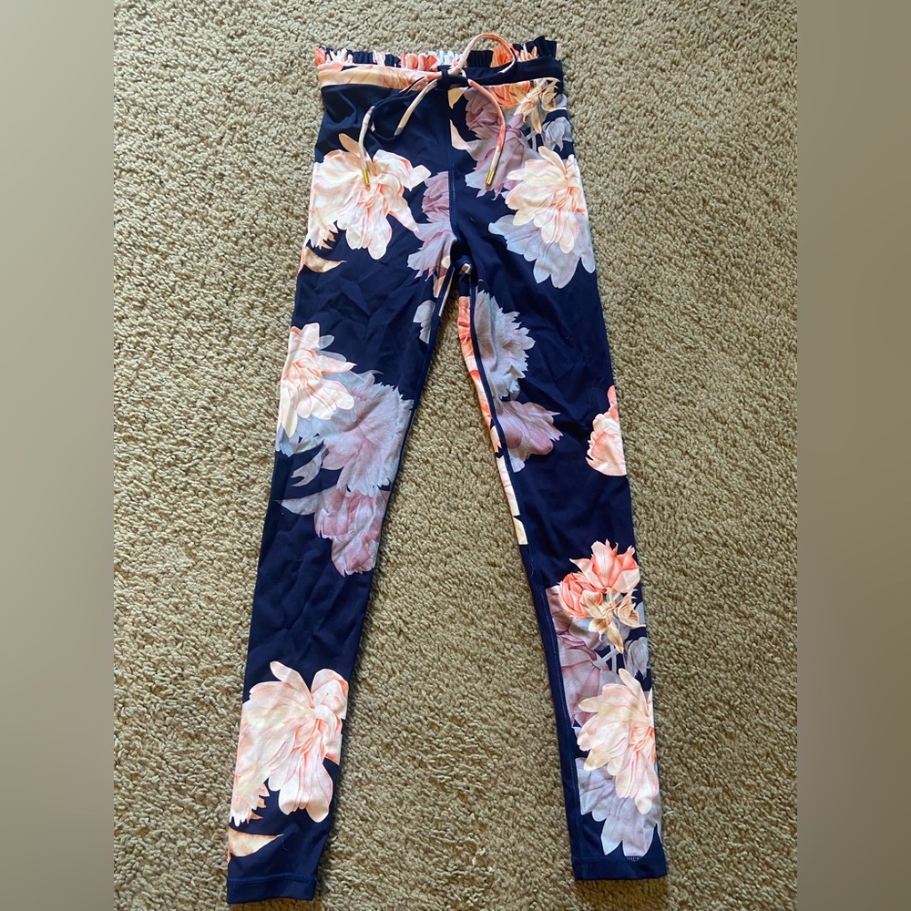 Floral Print Navy Leggings with Peach Blooms